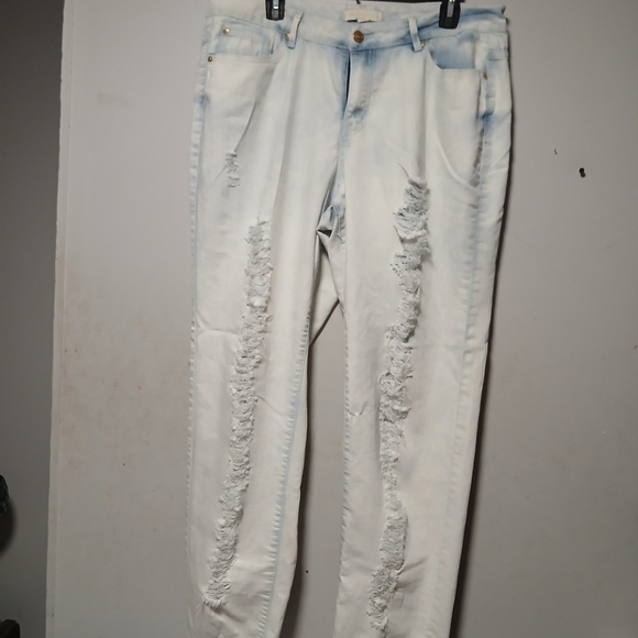 Nicki Minaj Ladies Light Blue Distressed Jeans. Size 13/14 - Picture 3 of 13